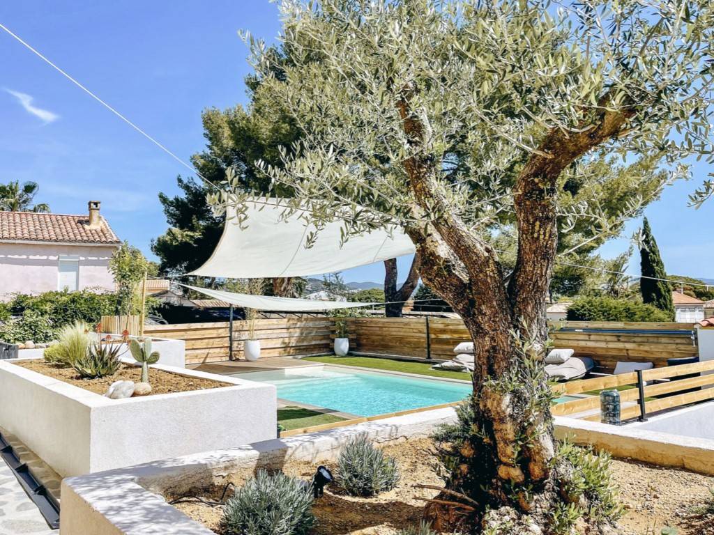 VILLA TINCO - Villa en location saisonnière proche de la plage de l'Almanarre à HYERES, dans le Var