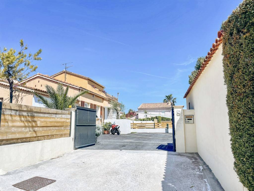 VILLA TINCO - Villa en location saisonnière proche de la plage de l'Almanarre à HYERES, dans le Var