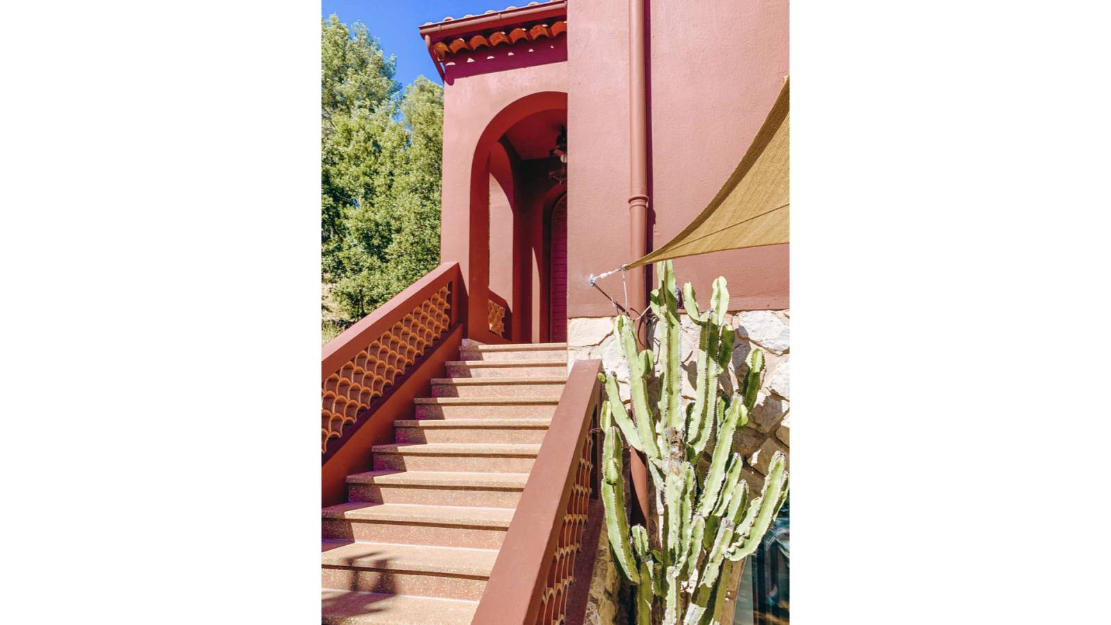 VILLA ROUGE - Location d'une charmante maison de famille avec vue mer et piscine à CARQUEIRANNE, Var