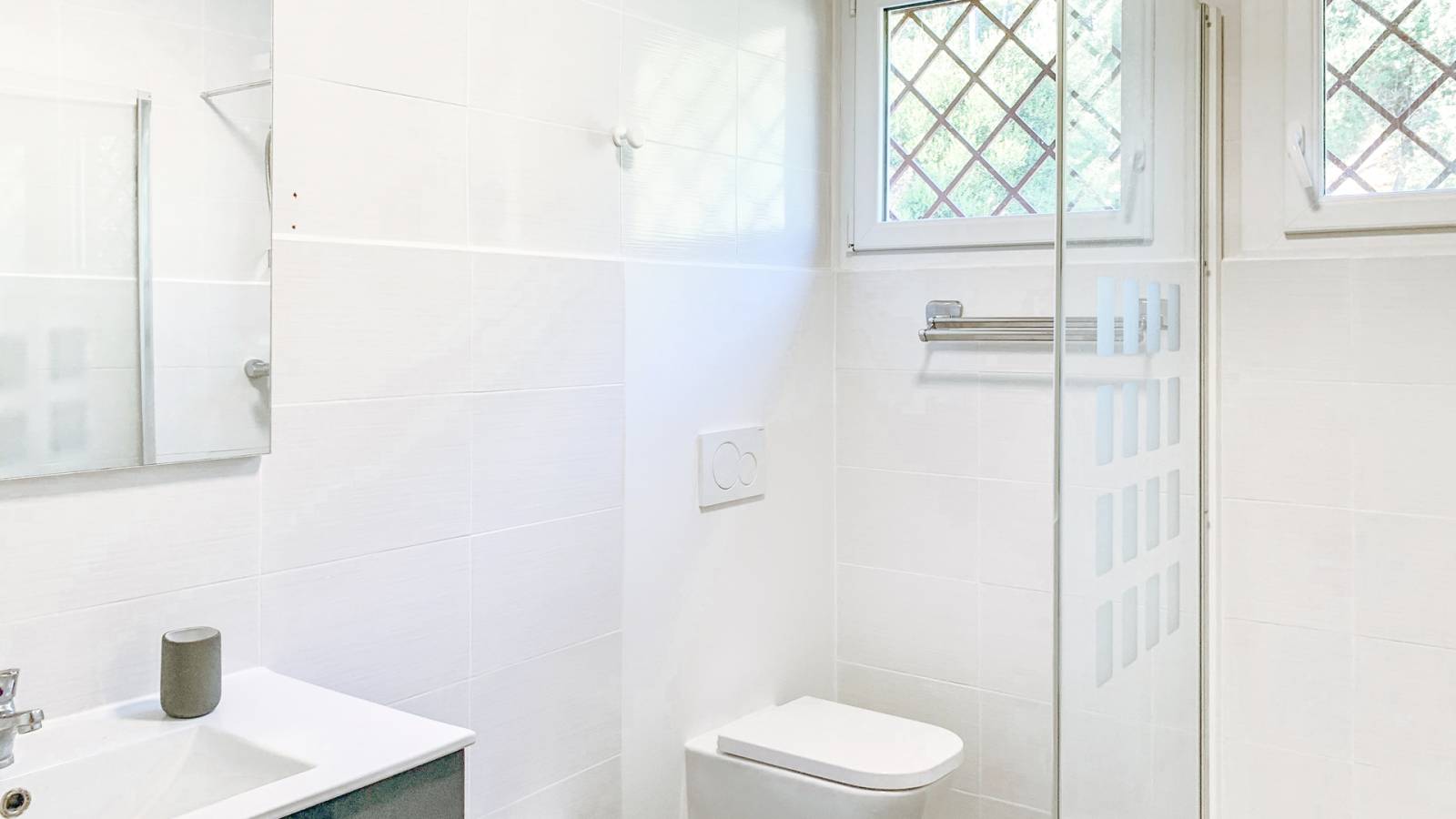 VILLA ROUGE - Location d'une charmante maison de famille avec vue mer et piscine à CARQUEIRANNE, Var