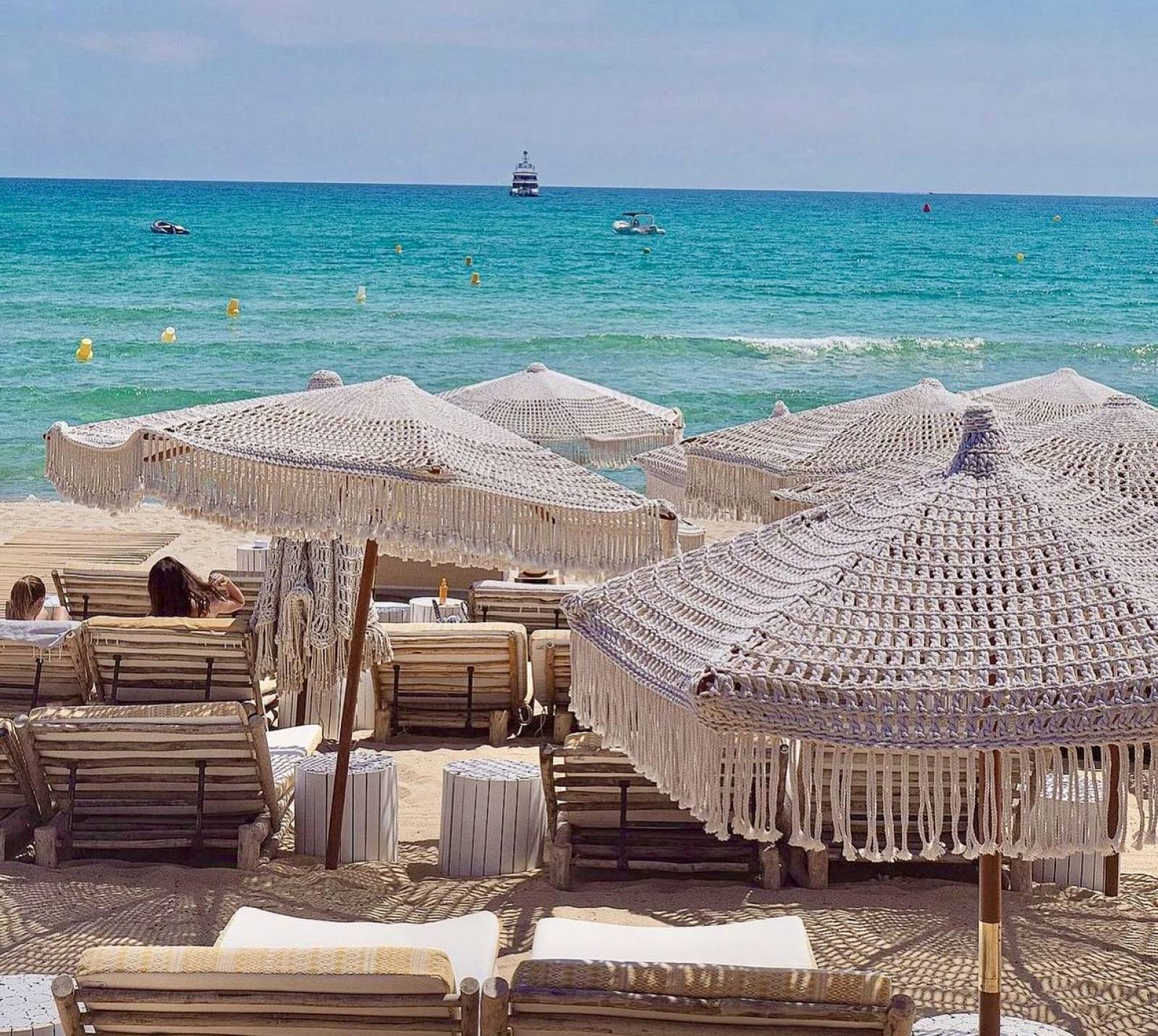 Notre Top 5 des meilleurs Beach Clubs de Hyères à Saint-Tropez