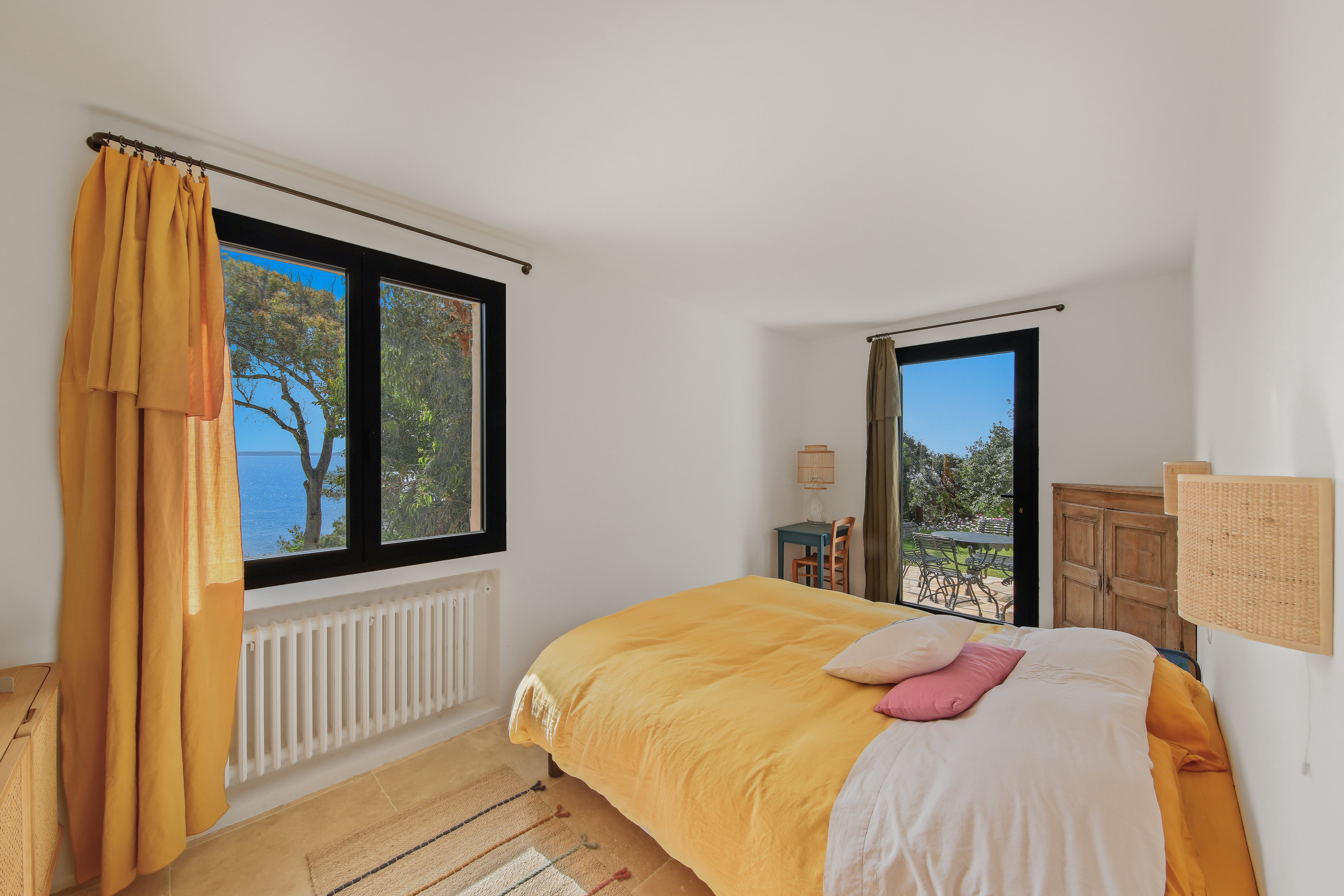 Maison exceptionnelle les pieds dans l'eau à Carqueiranne