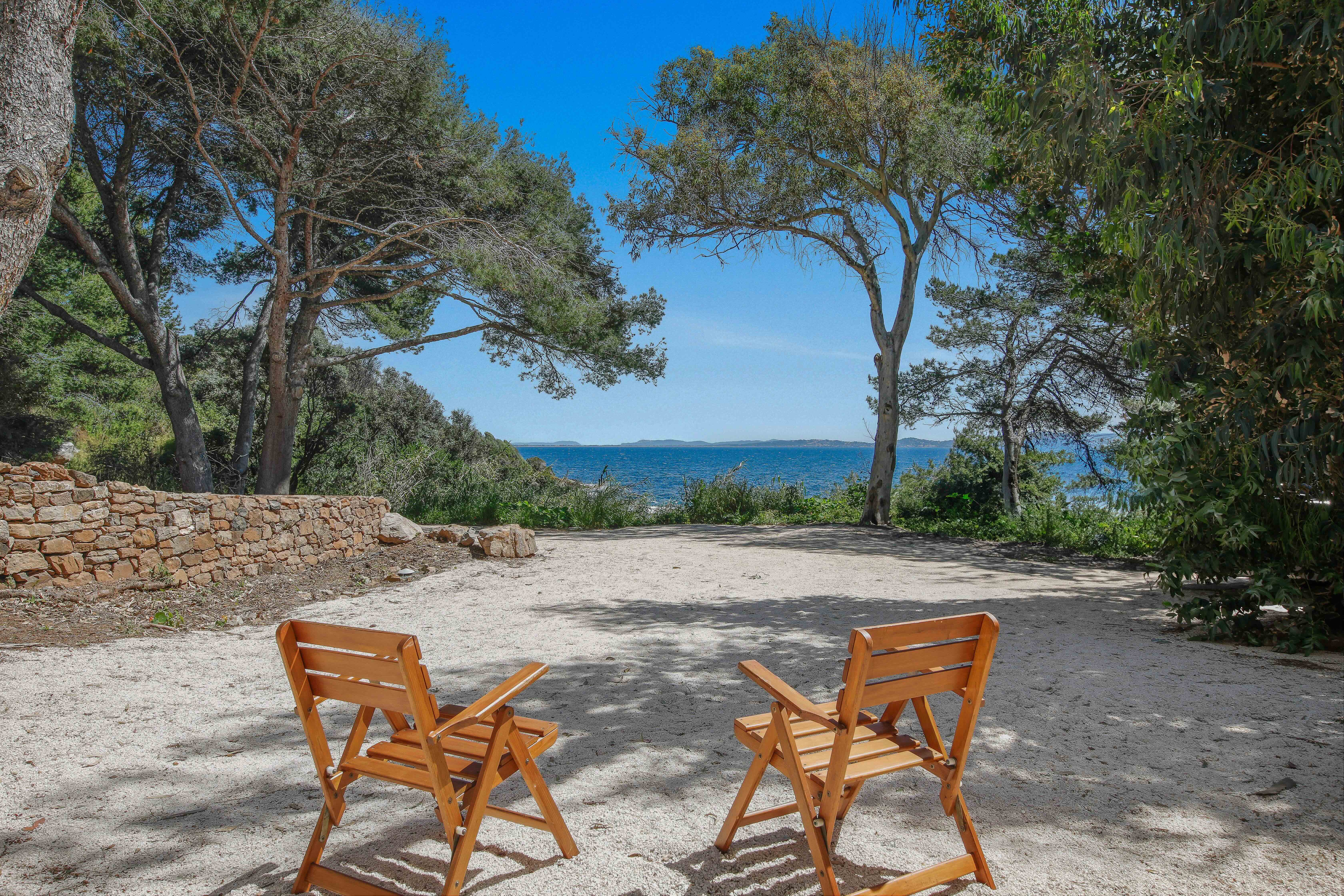 Maison exceptionnelle les pieds dans l'eau à Carqueiranne