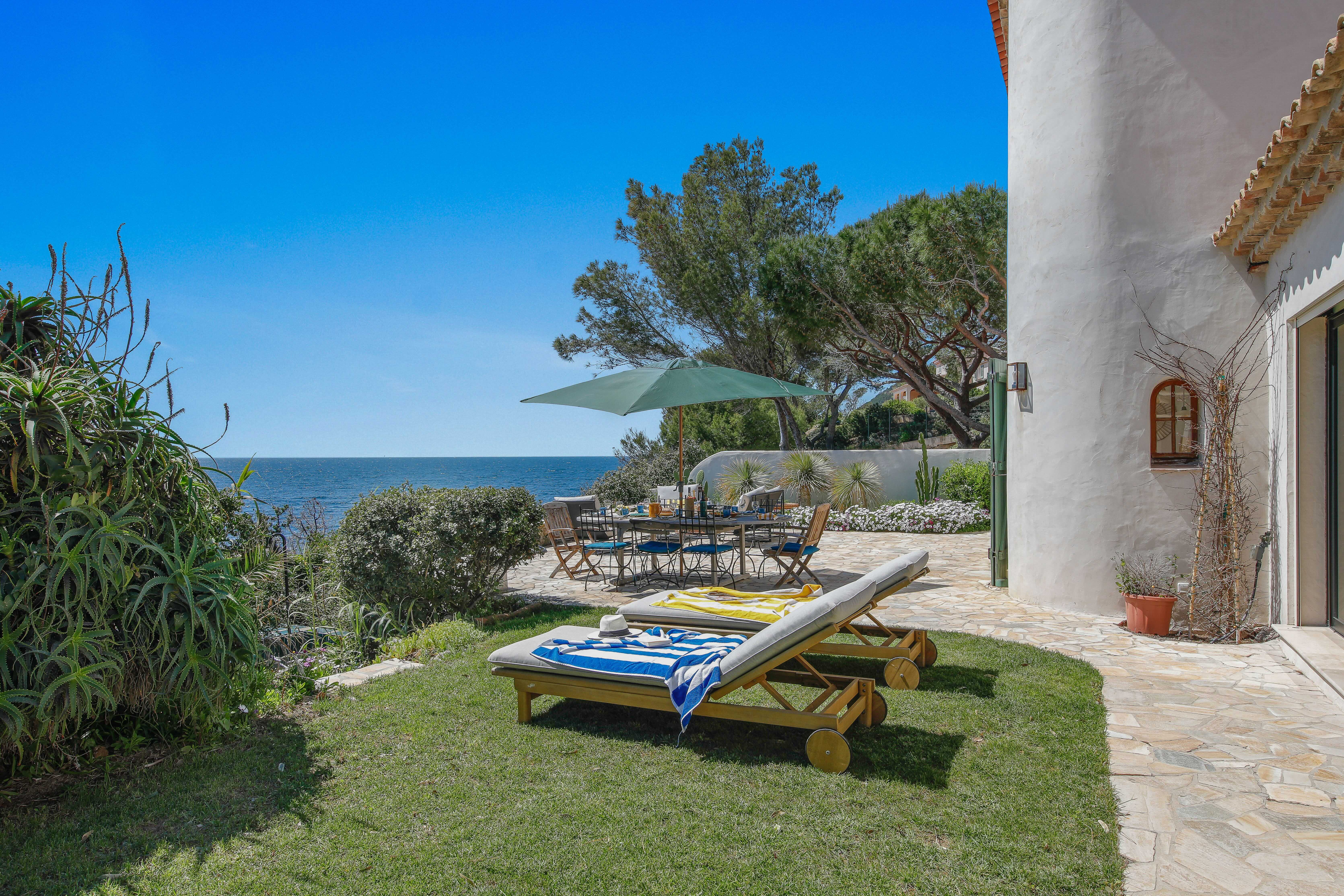 Maison exceptionnelle les pieds dans l'eau à Carqueiranne