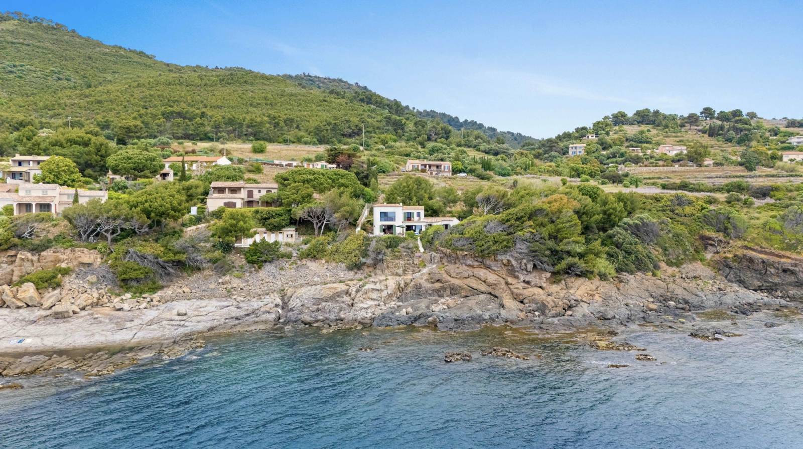 Maison exceptionnelle les pieds dans l'eau à Carqueiranne