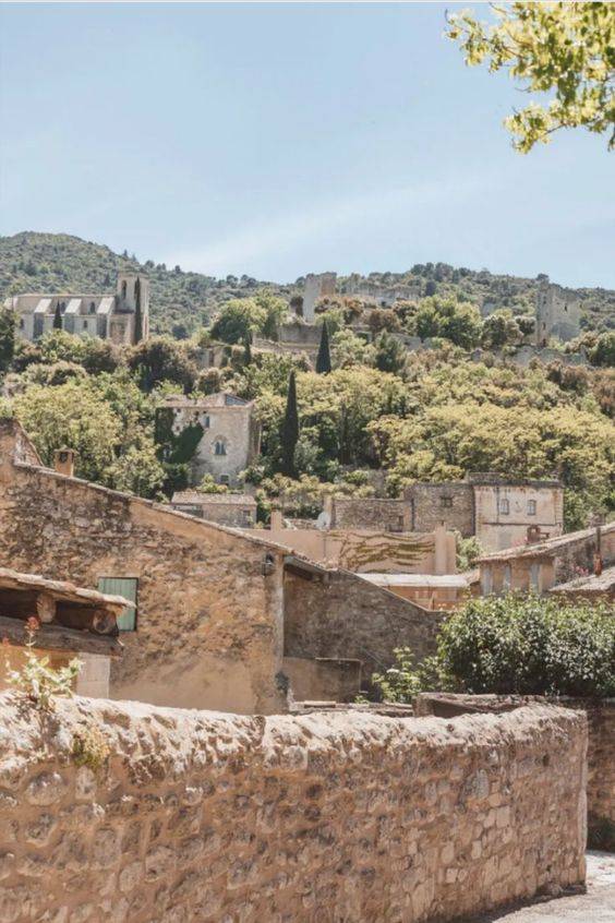 Location d'une maison de vacances en septembre pour 10 personnes dans le sud de la France