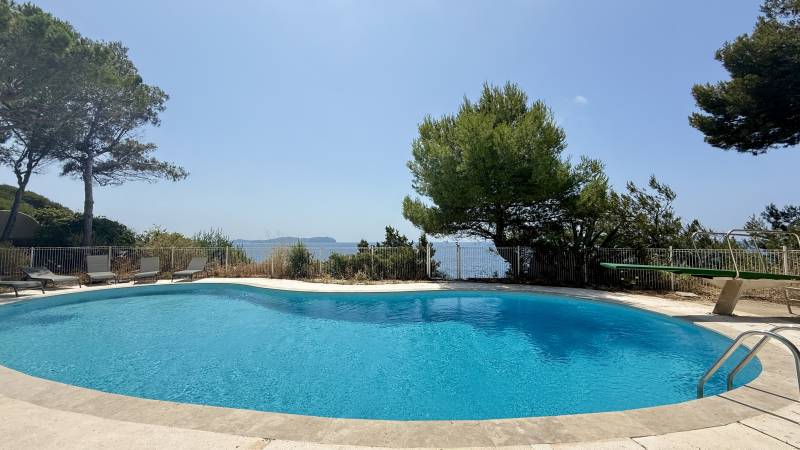 Maison exceptionnelle les pieds dans l'eau à Carqueiranne