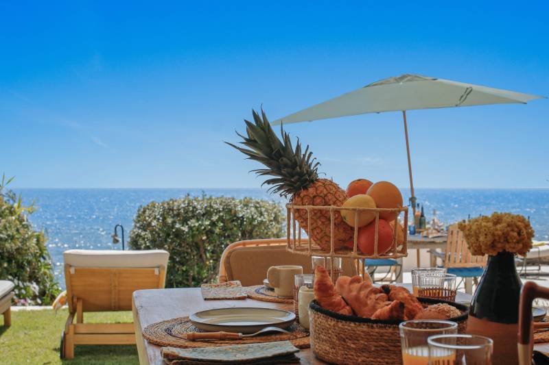 Maison exceptionnelle les pieds dans l'eau à Carqueiranne