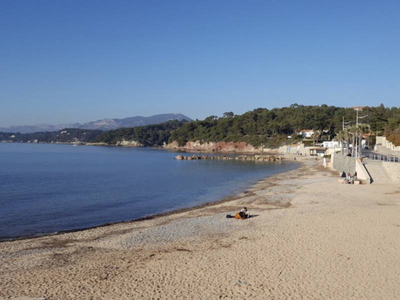 APPARTEMENT SABLE - Louer appartement vacances en résidence avec piscine au Pradet dans le Var